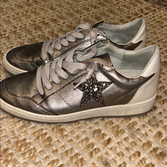 ShuShop Shoes - SHU-SHOP Metallic Star-Embellished Women's Sneakers